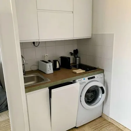 Studio Pres De Cannes Vue Mer 2 *